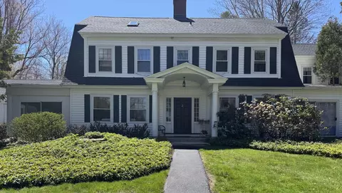 1 Farm House Ln #2, Wolfeboro, NH 03894