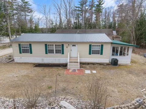 29 Edge O Lake Dr, Tuftonboro, NH 03816