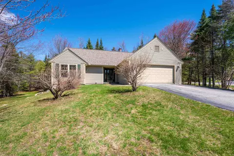 32 Cricenti Ln, New London, NH 03257