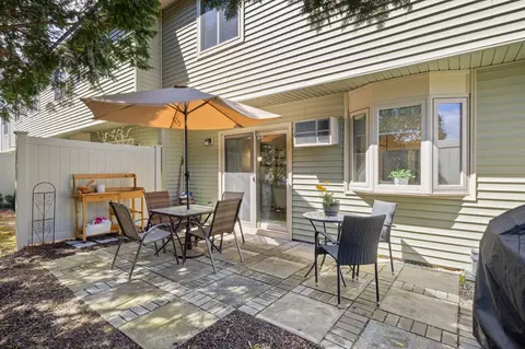 31 Tideview Dr #31, Dover, NH 03820