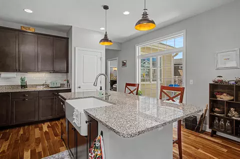 Kitchen - 360 Zephyr Rd, Williston, VT 05495 photo 4 of 5