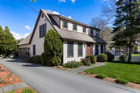 8 Fairview Ave, Hanover, NH 03755