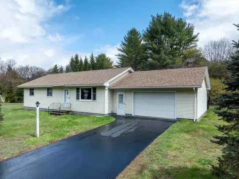 31 Northfield Dr, Springfield, VT 05150