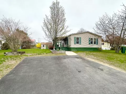 18 Sandpiper Path, North Hampton, NH 03862