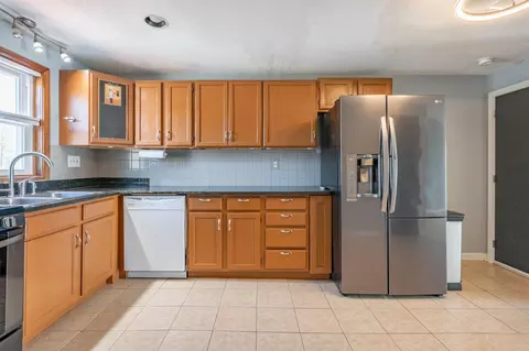 Kitchen - 6 Pleasant St #A5, Hooksett, NH 03106 photo 3 of 5