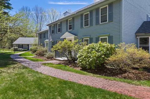 4 Governor Sq, Peterborough, NH 03458