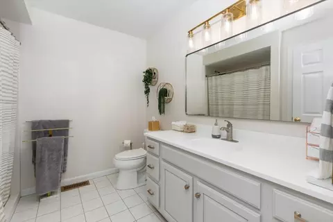 Bath - 64 Brookview Rd, Windham, NH 03087 photo 2 of 3