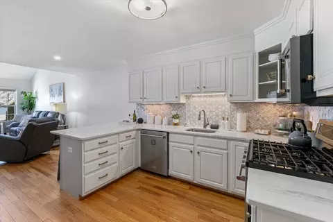 Kitchen - 64 Brookview Rd, Windham, NH 03087 photo 2 of 3