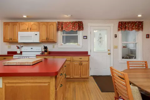 Entry Way - 111 E Gilson Ave, Hartford, VT 05059 photo 1 of 4
