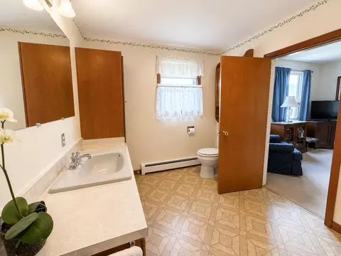 Bath - 9 Mcfarland St, Gorham, NH 03581 photo 3 of 4