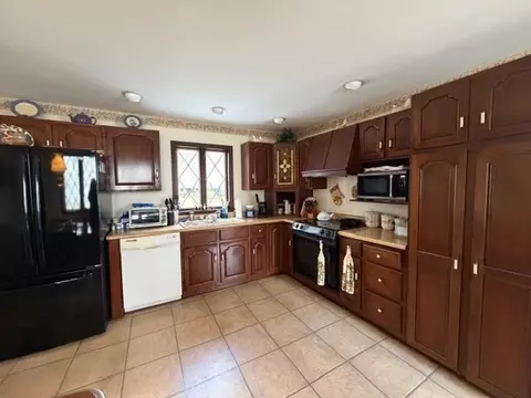 Kitchen - 9 Mcfarland St, Gorham, NH 03581 photo 2 of 3