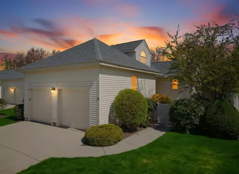 9 Pebble Beach Dr, Bedford, NH 03110