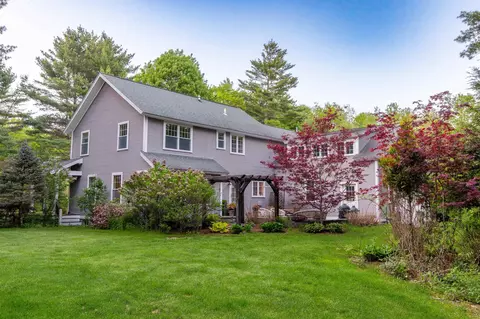 208 Benjamin Wentworth Dr, Tamworth, NH 03886