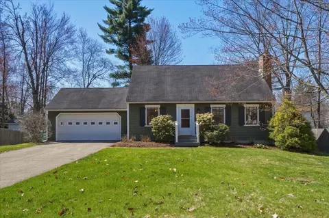 11 Scotsdale Rd, South Burlington, VT 05403