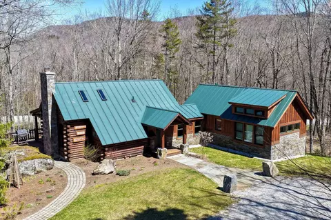 520 Barrows Towne Rd, Killington, VT 05751