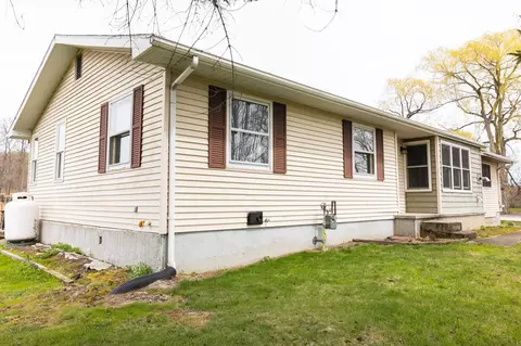 2497 Mountain View Rd, Williston, VT 05495