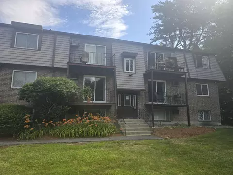 3 Pembroke Dr #17, Derry, NH 03038