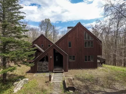 583 Hawk Spur Rd, Plymouth, VT 05056