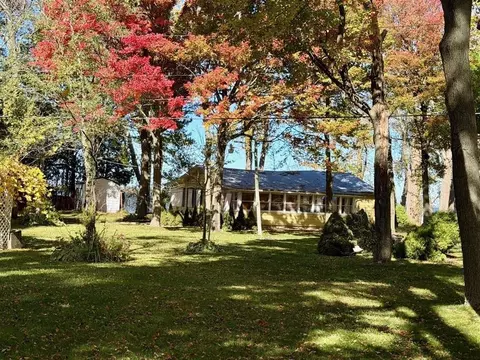 33 Leo Dr, Swanton, VT 05488
