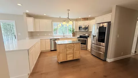 249 Cooper Hill Rd, Nottingham, NH 03290