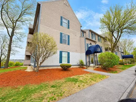 122 Eastern Ave #101, Manchester, NH 03104