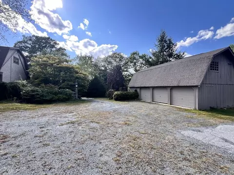 Exterior - 12 S Bow Rd, Bow, NH 03304 photo 5 of 7