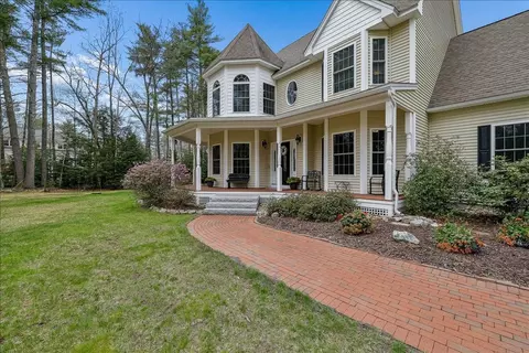 7 Victoria Rdg, Amherst, NH 03031