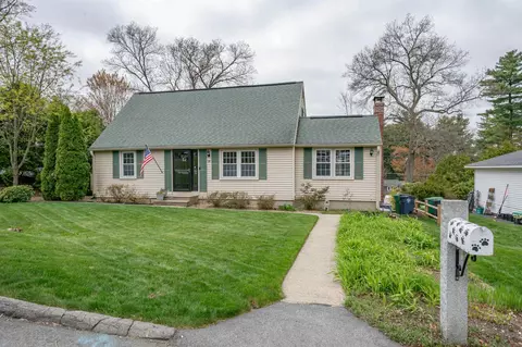 18 Hillside Dr, Nashua, NH 03064