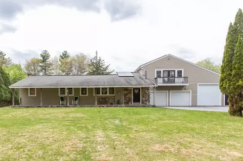 131 Bush Hill Rd, Pelham, NH 03076