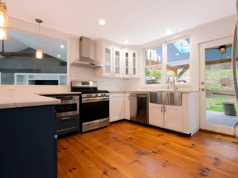 231 Chesterfield Rd, Hinsdale, NH 03451