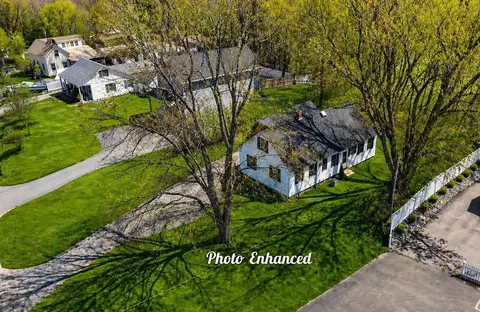 5 Loop Rd, Merrimack, NH 03054