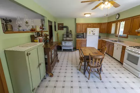Kitchen - 246 Gray Rd, Plainfield, VT 05667 photo 2 of 4