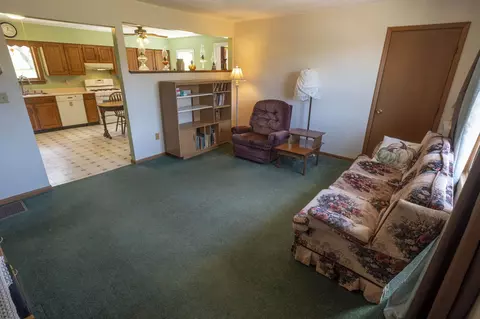 Living - 246 Gray Rd, Plainfield, VT 05667 photo 2 of 5