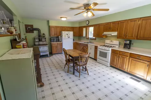 Kitchen - 246 Gray Rd, Plainfield, VT 05667 photo 1 of 4