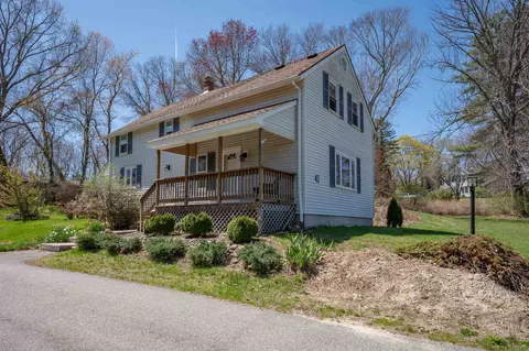 41 Main St, Atkinson, NH 03811