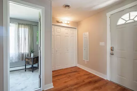Entry Way - 41 Main St, Atkinson, NH 03811 photo 1 of 1