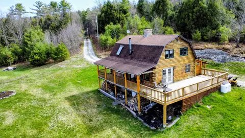 440 Stapelfeld Dr, Ryegate, VT 05042