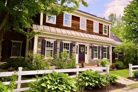 265 Landmark Ln #17, Stowe, VT 05672