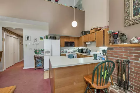 40 Davis Rd #J3, Plymouth, NH 03264