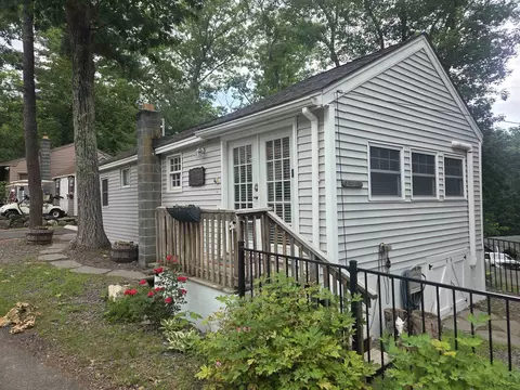 1 Second St, Windham, NH 03087