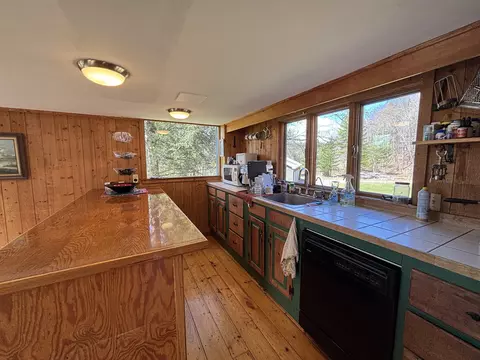 Kitchen - 19 River Run Dr, Hyde Park, VT 05655 photo 2 of 5