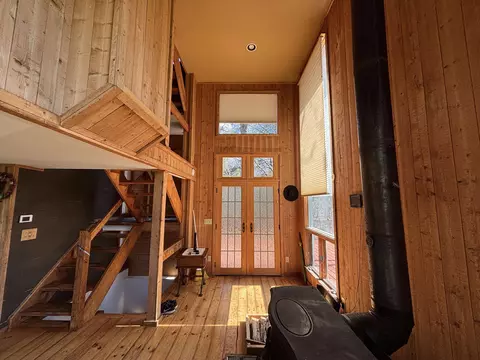 Entry Way - 19 River Run Dr, Hyde Park, VT 05655 photo 2 of 4