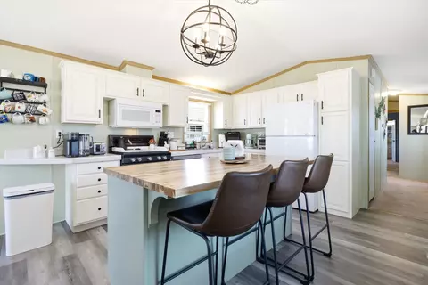 23 Spruce Dr, Belmont, NH 03220