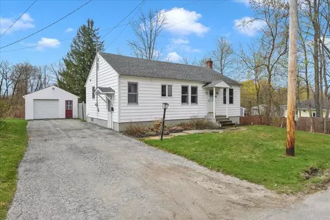 10 Hodges Ct, Saint Albans, VT 05478