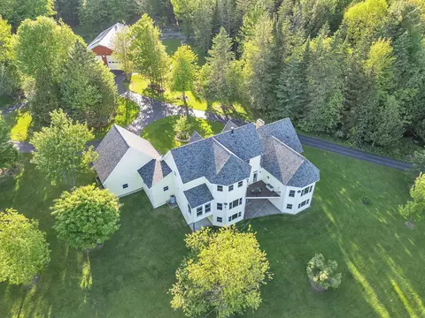 4647 Lake Rd, Newport, VT 05857