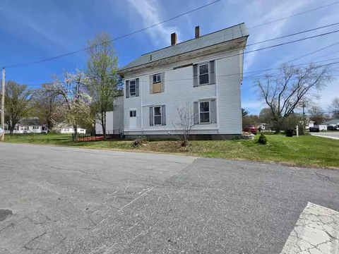 196 Union St, Springfield, VT 05156 photo 3