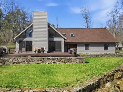 490 Clough Rd, Pittsfield, NH 03263