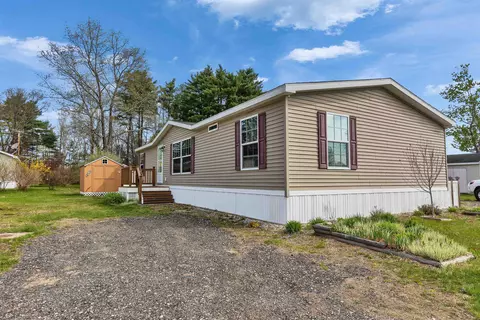 545 Elm St #26, Milford, NH 03055