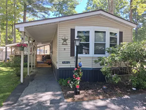 8 Cheryl Dr, Concord, NH 03303