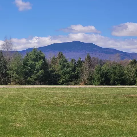 102 River Bend Meadow Dr, Hyde Park, VT 05655